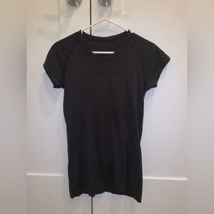 Lululemon Swiftly Tech Short Sleeve Black Size 8